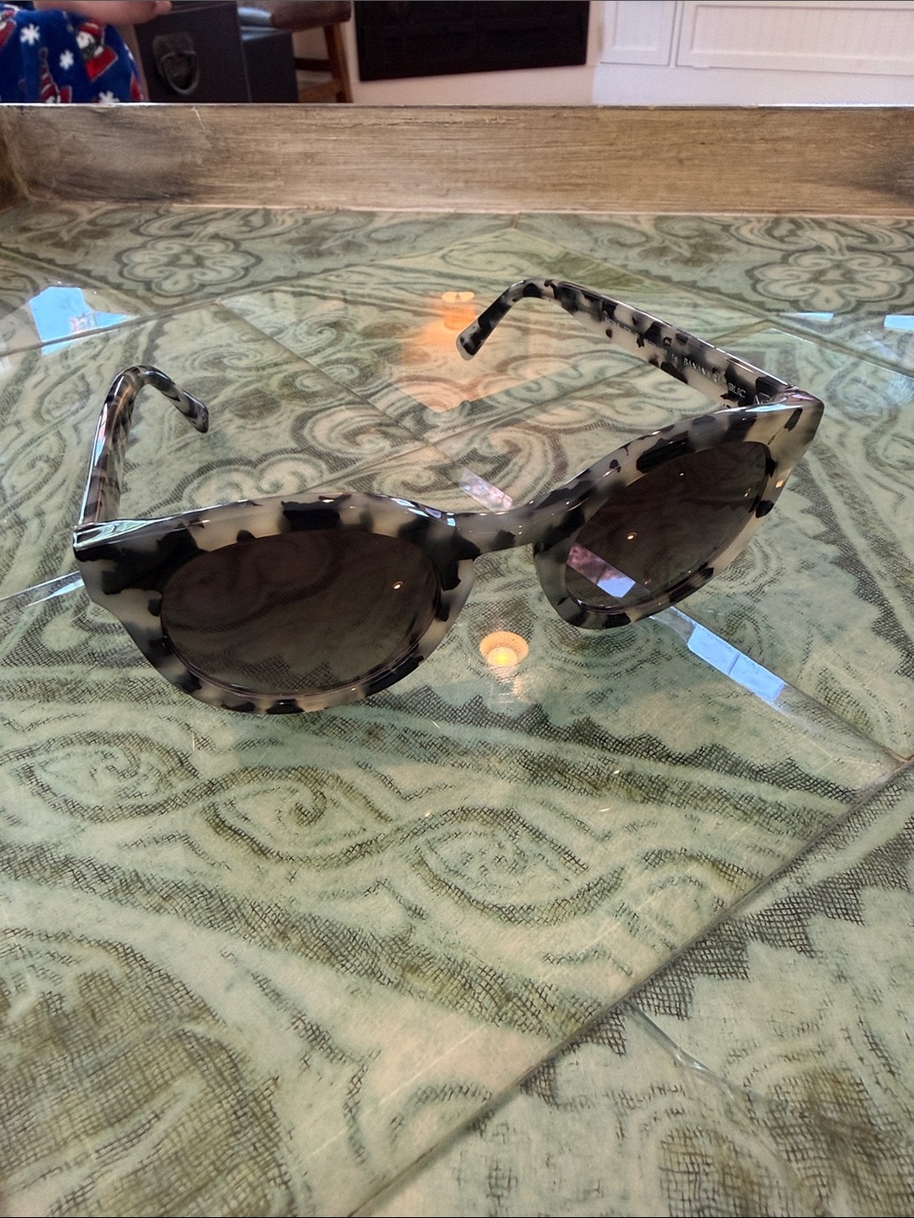 Banana Republic -Tortoiseshell Round Sunglasses